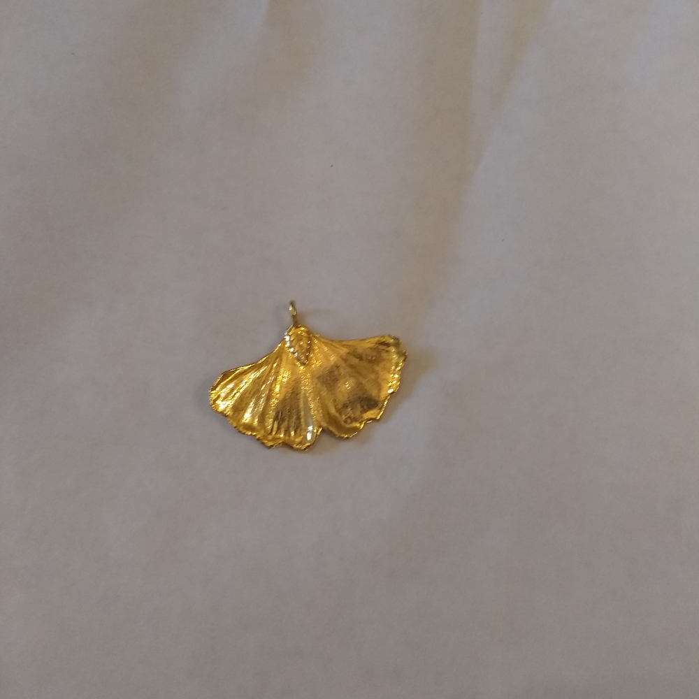 Gold Ginkgo Leaf Pendant Necklace - Elegant Women’s Jewelry 14kt Gold